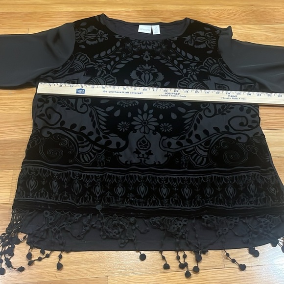 Chicos women’s black burnout velvet floral top size 2 ( L/12) . - Picture 5 of 6